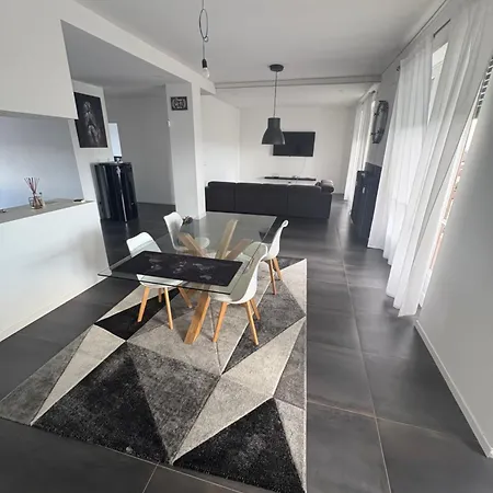 Daire Casa Massi - Elegant With Private Parking *