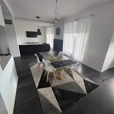 Casa Massi - Elegant With Private Parking